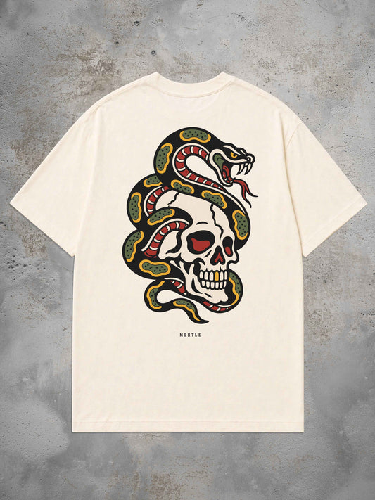 MORTLE Snake & Skull Oversized Tattoo T-Shirt in Off White mit großem Rückenprint im Modern Bold Flash Stil aus 240 GSM Premium-Baumwolle.