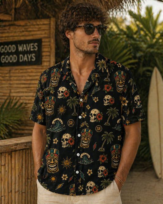 Schwarzes Surf Riot Hawaii Shirt mit Tiki Skull und Wellenmotiv