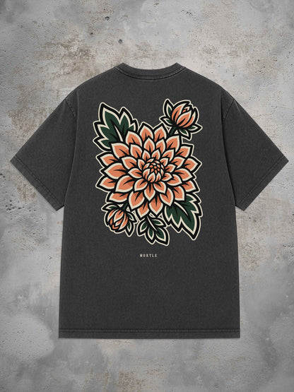 MORTLE Dahlia Oversized T-Shirt in Washed Black mit großem pfirsichfarbenem Dahlien Backprint im Traditional Tattoo Stil