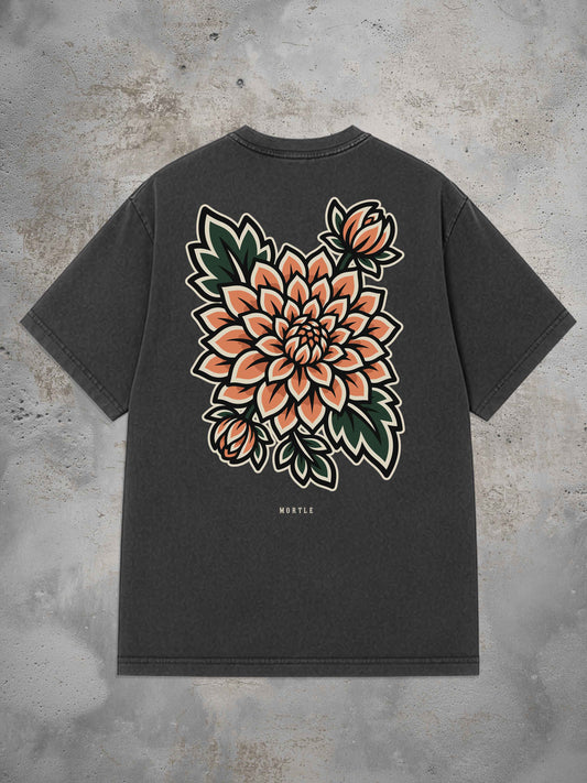 MORTLE Dahlia Oversized T-Shirt in Washed Black mit großem pfirsichfarbenem Dahlien Backprint im Traditional Tattoo Stil