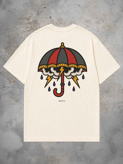 MORTLE Storm Umbrella Oversized T-Shirt in Off White mit Regenschirm, Gewitterwolken und Blitzen als großem Backprint.