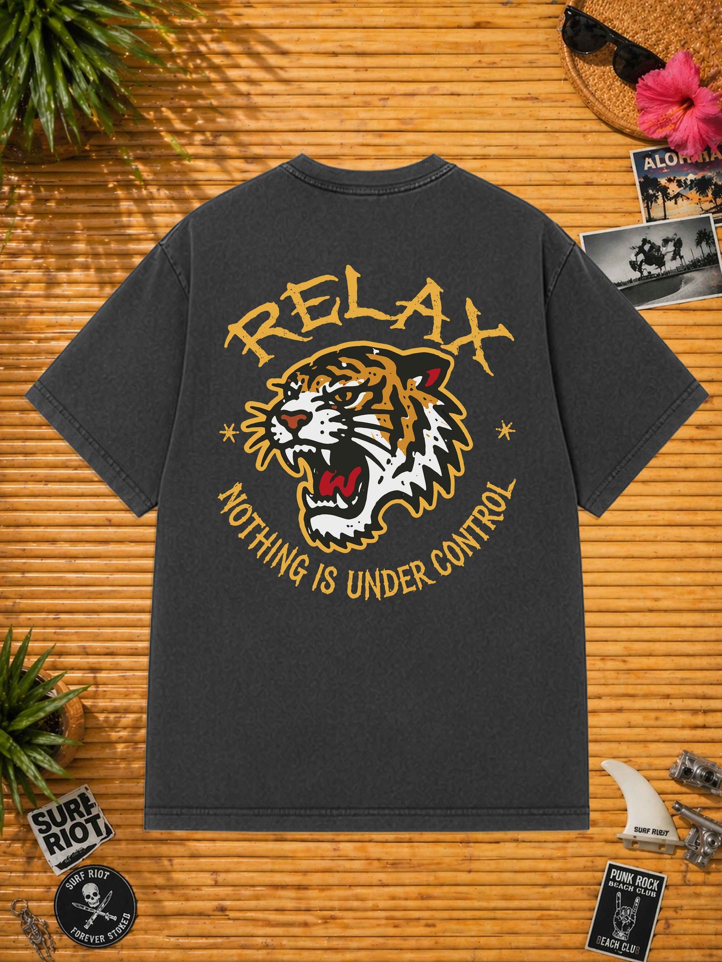 Oversized Surf Riot Relax Loose Fit Tee im urbanen Surf- und Skate-Stil