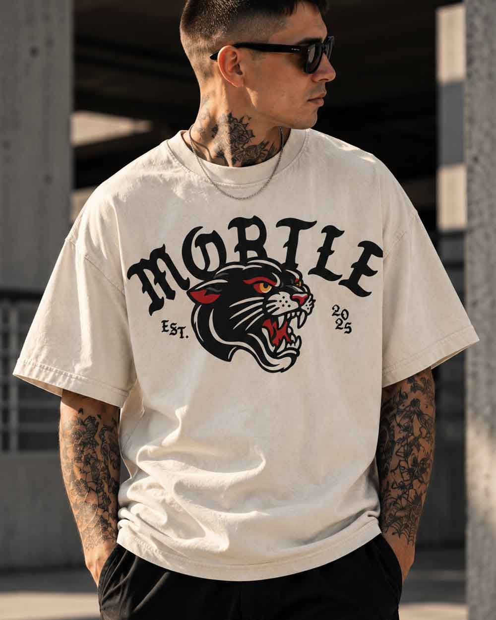 MORTLE Flash Oversized T-Shirt in Offwhite mit Panther Tattoo Illustration und MORTLE Schriftzug