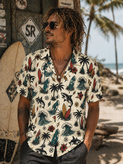 Surf Riot Hawaii Shirt mit Hai Surfboard und Palmenmotiv